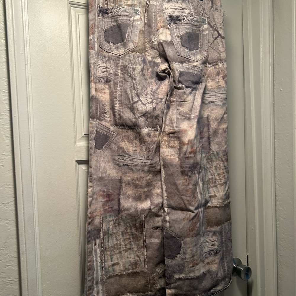 Patchwork Wide-Leg Pants - Picture 4 of 11